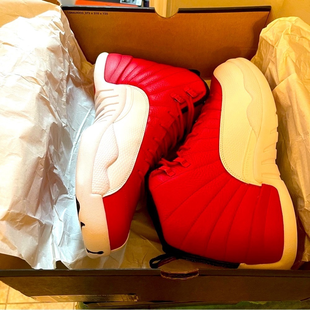 🔥🔥AIR JORDAN 12 Reverse cherry DS🔥🔥